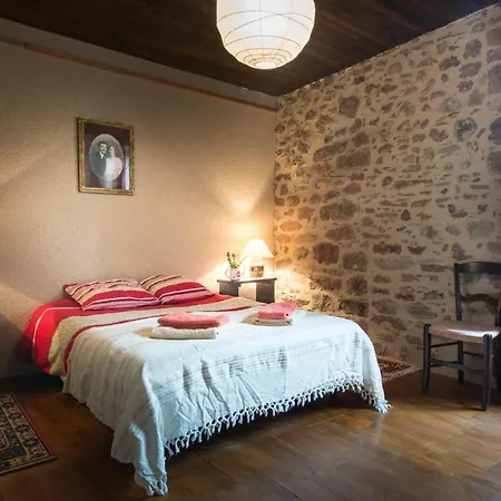 Bournazel Sleeps 8 Pool Wifi *